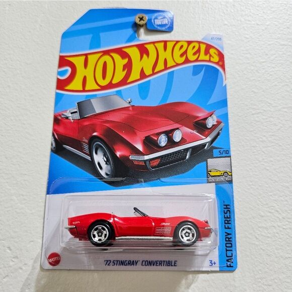 Hotwheels 72 Stingray Convertible - Picture 1 of 4